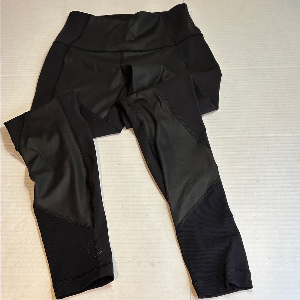 LULULEMON ATHLETIC LEGGINGS LIKE NEW HIGH WAIST FULL LENGTH BLACK/GREY SZ 6